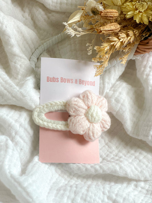 Daisy Puff Knit Snap Clip | Cherry Blossom